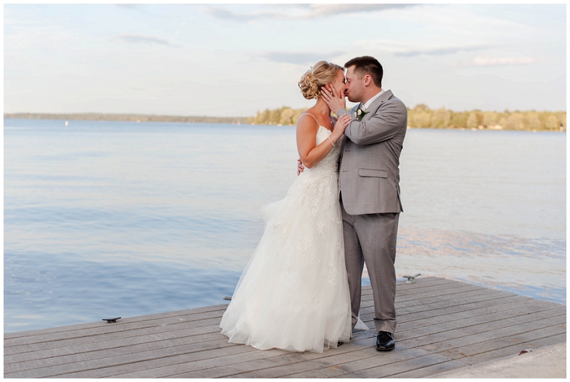 Lakehouse wedding photos by Linda Barry Photography. Click here to see more images from Megan and Ben's wedding on the water!