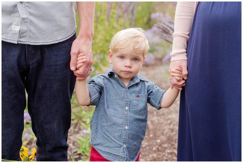 Fort Williams Children's Garden family photo session by Linda Barry Photography.